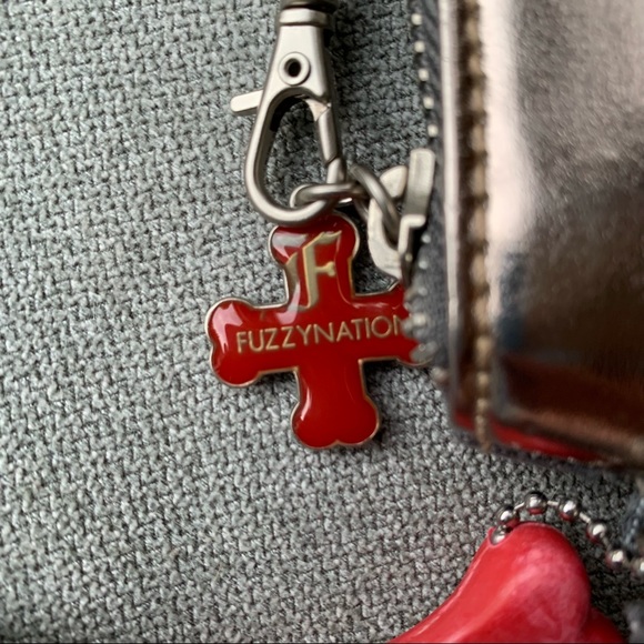 Fuzzynation Bulldog wristlet - Picture 4 of 8